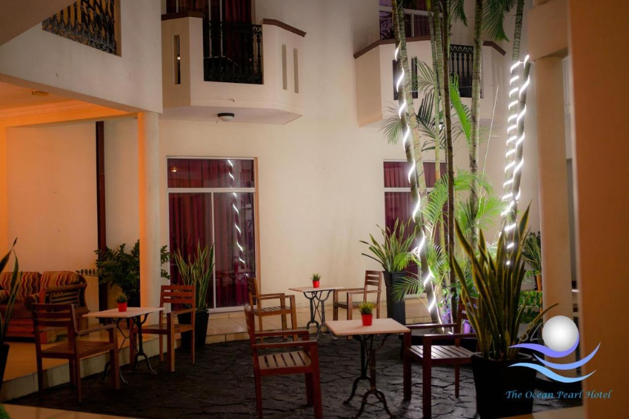 The Ocean Pearl Hotel Negombo Exterior photo
