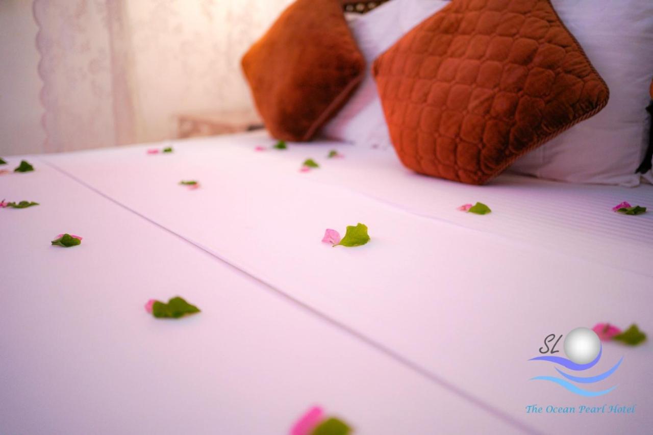 The Ocean Pearl Hotel Negombo Exterior photo