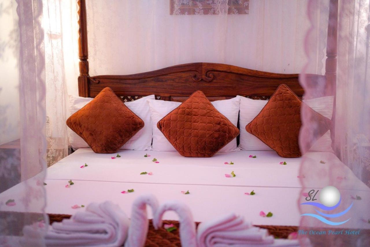The Ocean Pearl Hotel Negombo Exterior photo